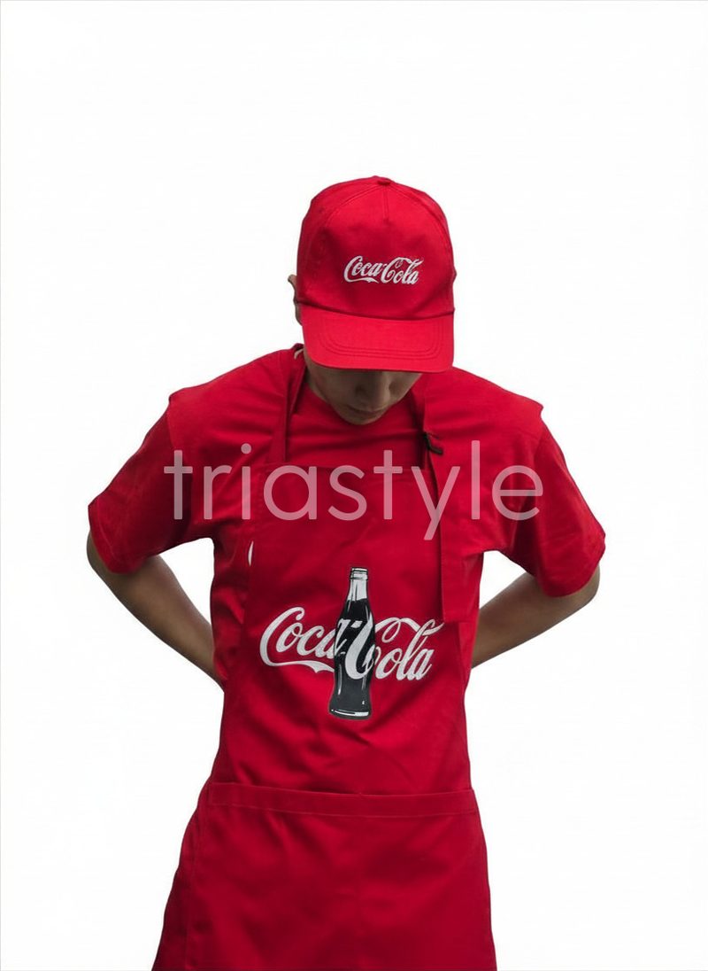 Красная промо-форма с брендированием Coca-Cola: худи и бейсболка